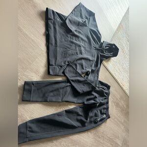 Men’s old navy large black sweatpants and sweatshirt set